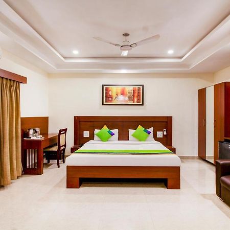 Treebo Trend Hotel Jp Plaza Nampally Хидерабад Екстериор снимка