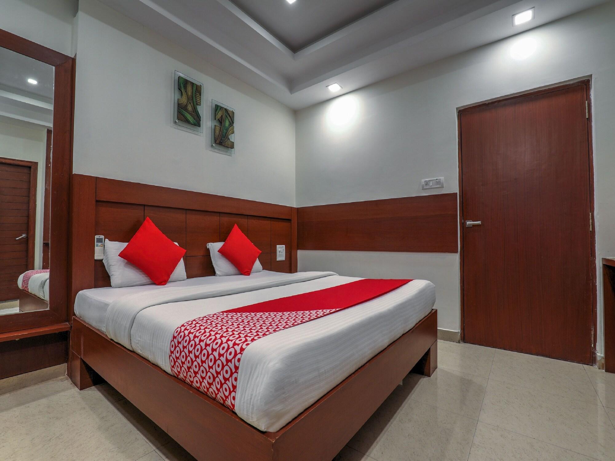 Treebo Trend Hotel Jp Plaza Nampally Хидерабад Екстериор снимка