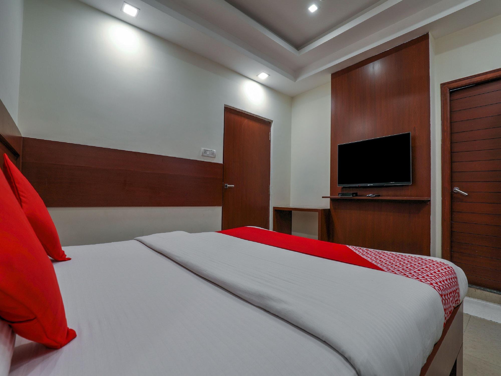 Treebo Trend Hotel Jp Plaza Nampally Хидерабад Екстериор снимка