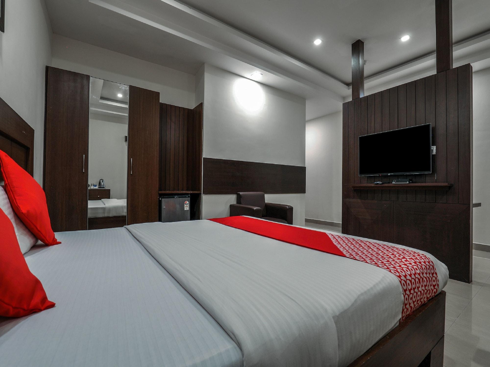 Treebo Trend Hotel Jp Plaza Nampally Хидерабад Екстериор снимка