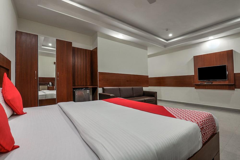 Treebo Trend Hotel Jp Plaza Nampally Хидерабад Екстериор снимка