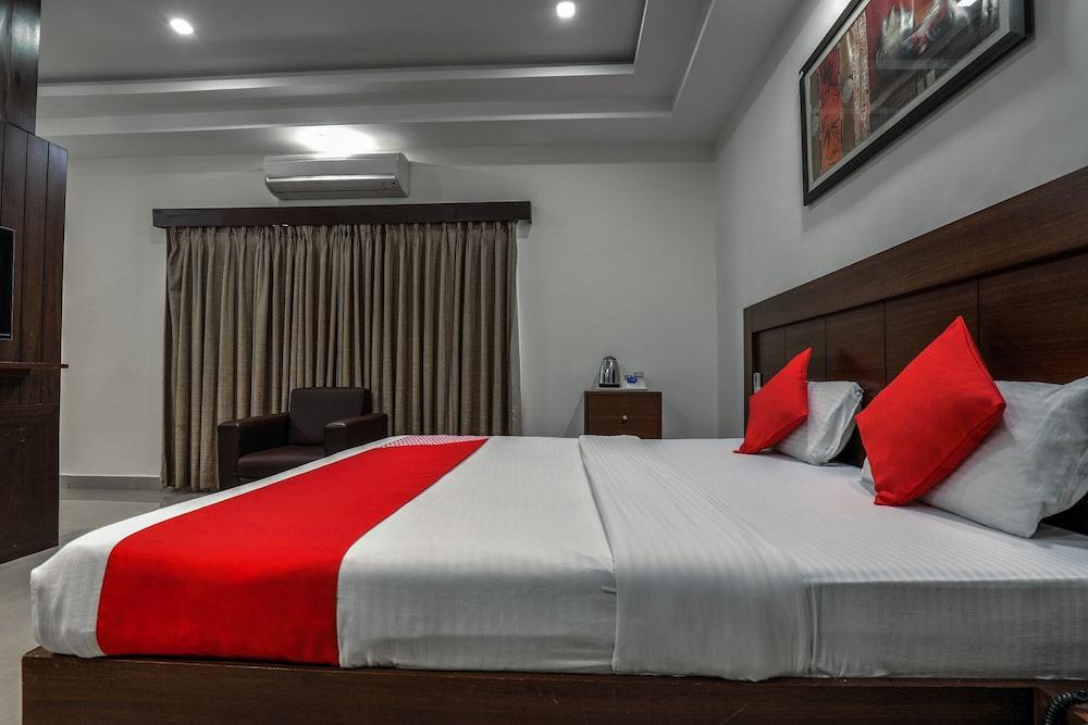 Treebo Trend Hotel Jp Plaza Nampally Хидерабад Екстериор снимка