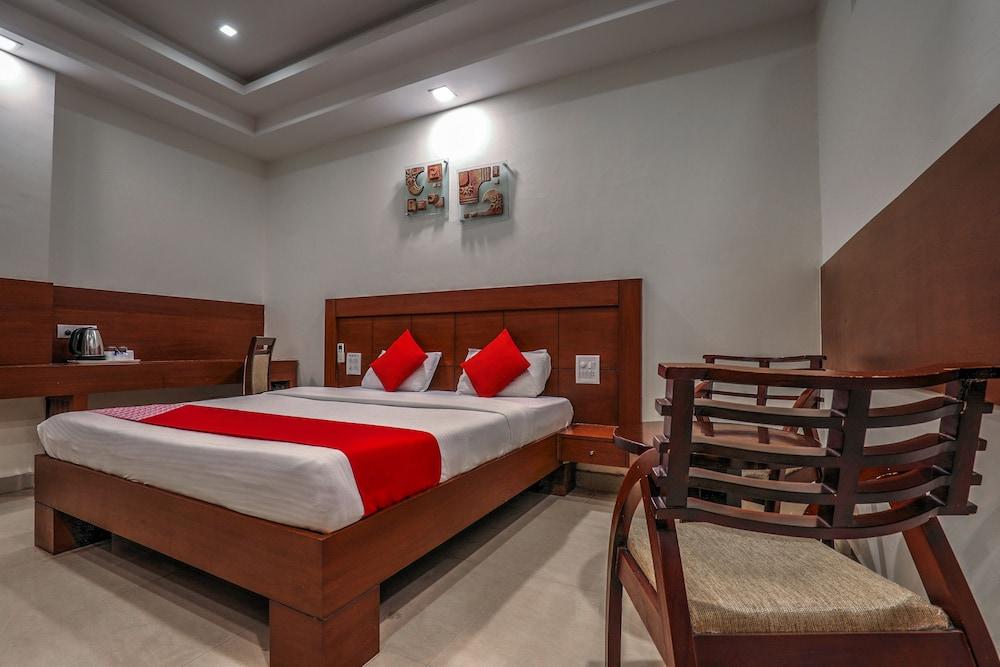 Treebo Trend Hotel Jp Plaza Nampally Хидерабад Екстериор снимка