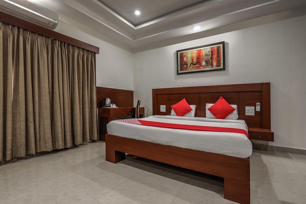 Treebo Trend Hotel Jp Plaza Nampally Хидерабад Екстериор снимка