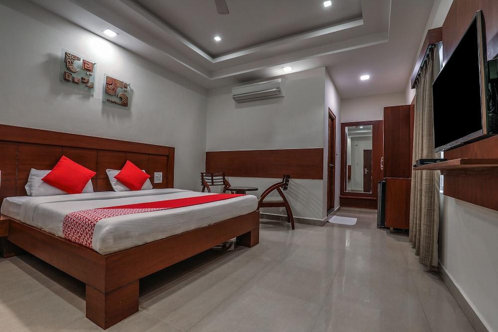 Treebo Trend Hotel Jp Plaza Nampally Хидерабад Екстериор снимка