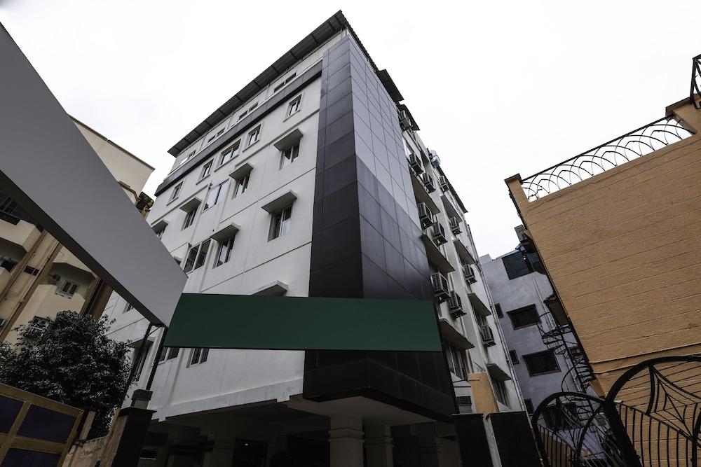 Treebo Trend Hotel Jp Plaza Nampally Хидерабад Екстериор снимка
