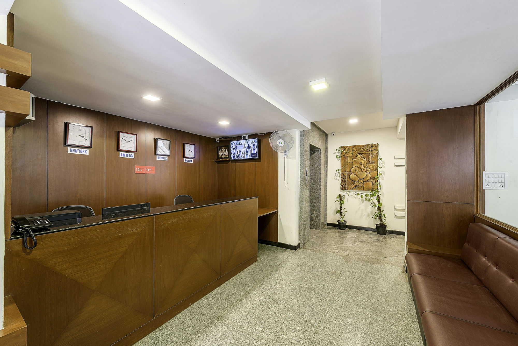 Treebo Trend Hotel Jp Plaza Nampally Хидерабад Екстериор снимка