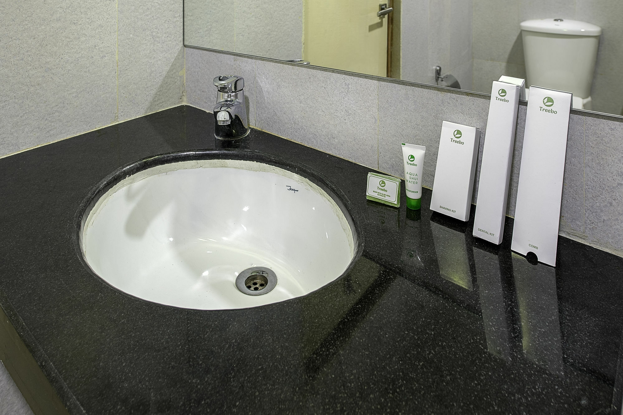 Treebo Trend Hotel Jp Plaza Nampally Хидерабад Екстериор снимка