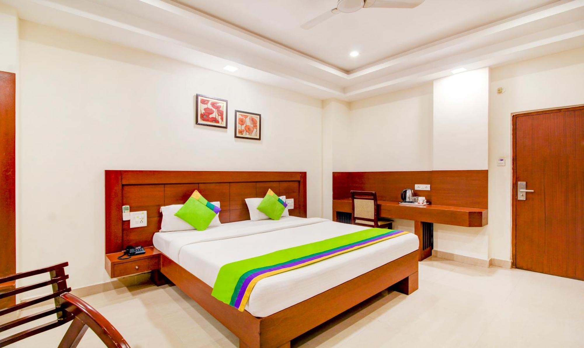 Treebo Trend Hotel Jp Plaza Nampally Хидерабад Екстериор снимка