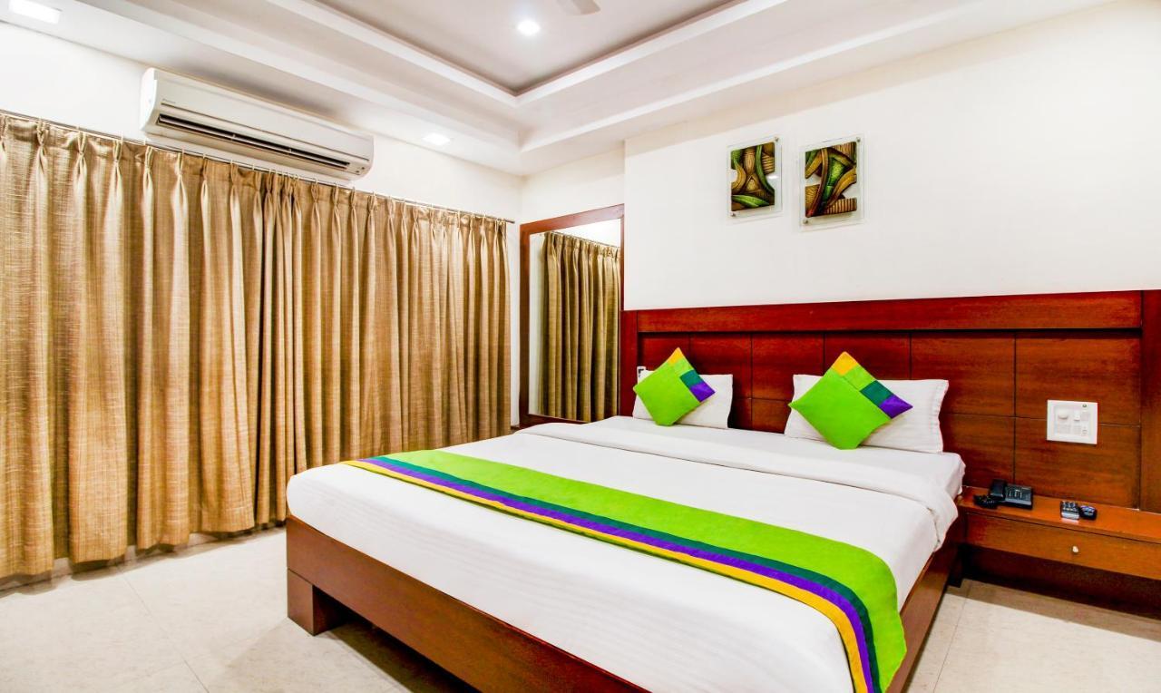 Treebo Trend Hotel Jp Plaza Nampally Хидерабад Екстериор снимка