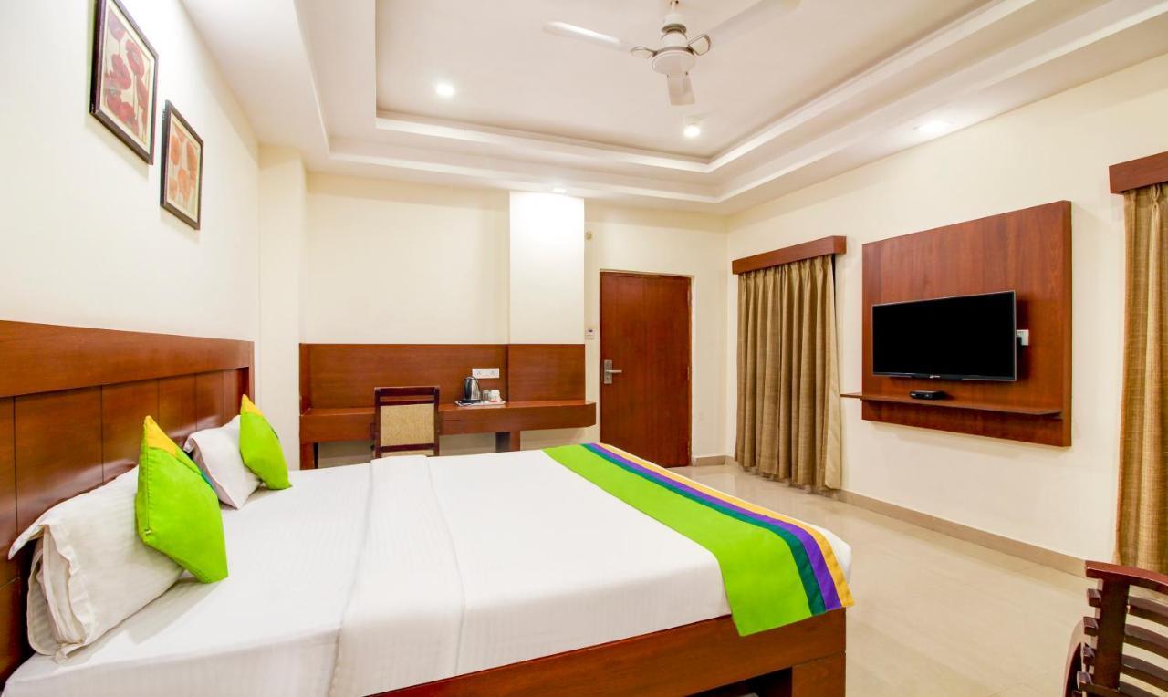 Treebo Trend Hotel Jp Plaza Nampally Хидерабад Екстериор снимка