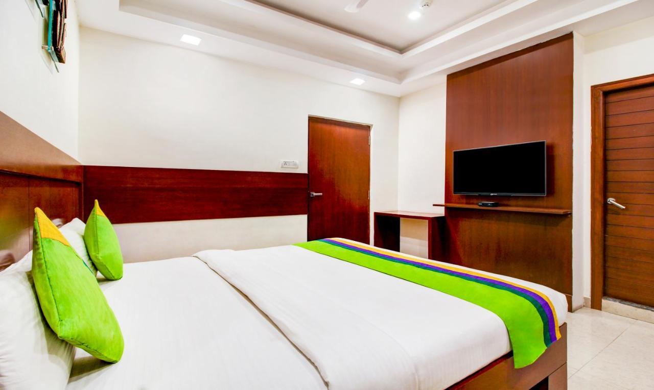 Treebo Trend Hotel Jp Plaza Nampally Хидерабад Екстериор снимка