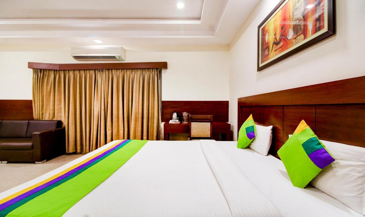 Treebo Trend Hotel Jp Plaza Nampally Хидерабад Екстериор снимка