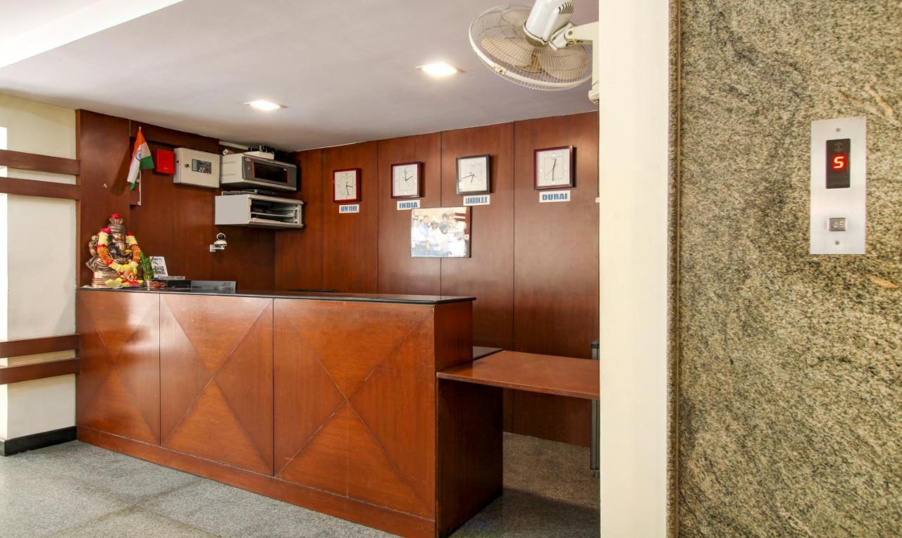 Treebo Trend Hotel Jp Plaza Nampally Хидерабад Екстериор снимка